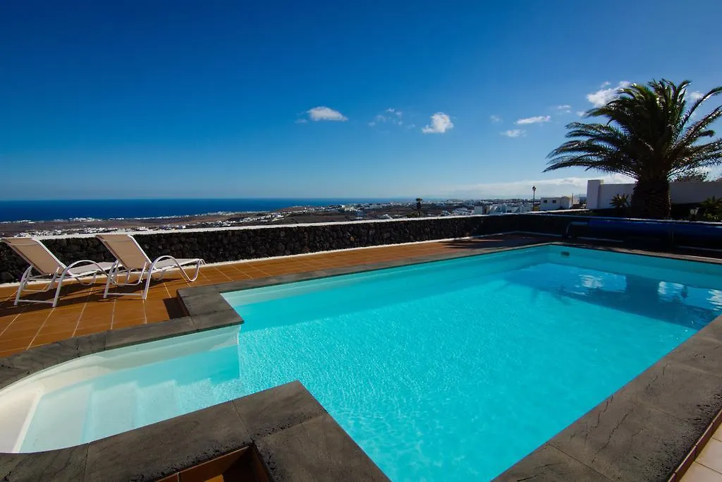 Casa Villa La Vega Tias Country house